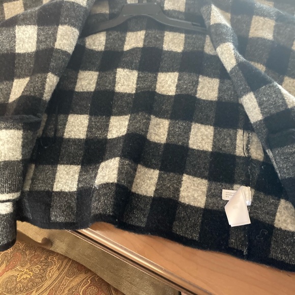 ‘Lauren’ checkered sweater. - Picture 4 of 7